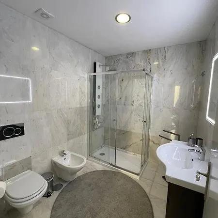 Oporto House Al