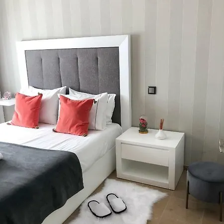 Oporto House Al * Maía