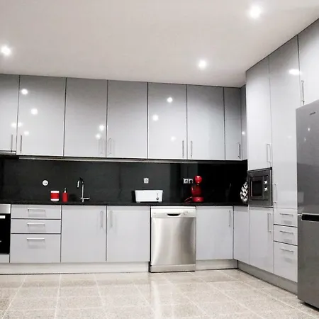 Oporto House Al Maía