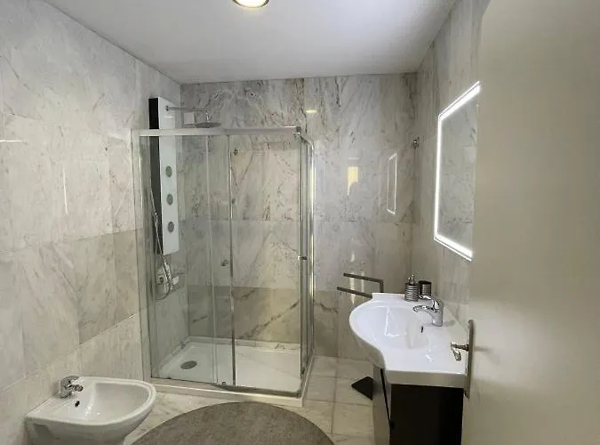 Oporto House Al * Maía